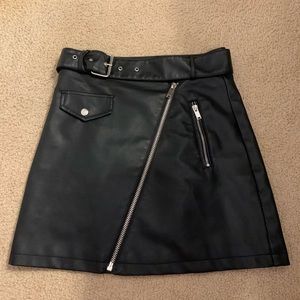 Black leather skirt Forever 21